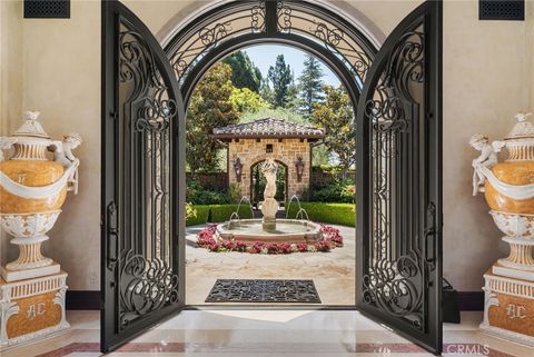 Tiny photo for 427 La Marina Drive, Camarillo, CA 93010 (MLS # OC25196571)