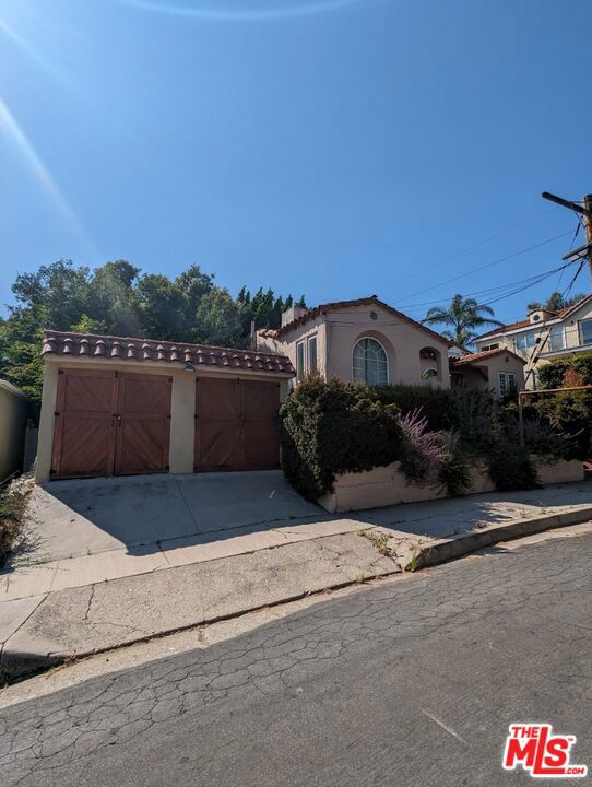 2743 Locksley Place