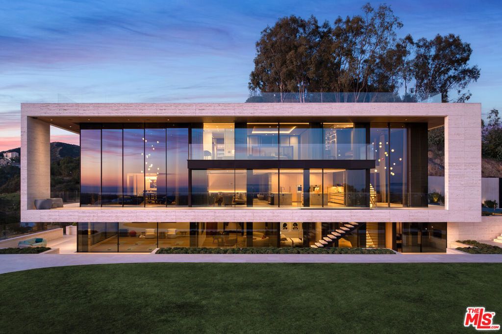 Photo of 684 Firth Ave Ave, Los Angeles, CA 90049 (MLS # 25580653)