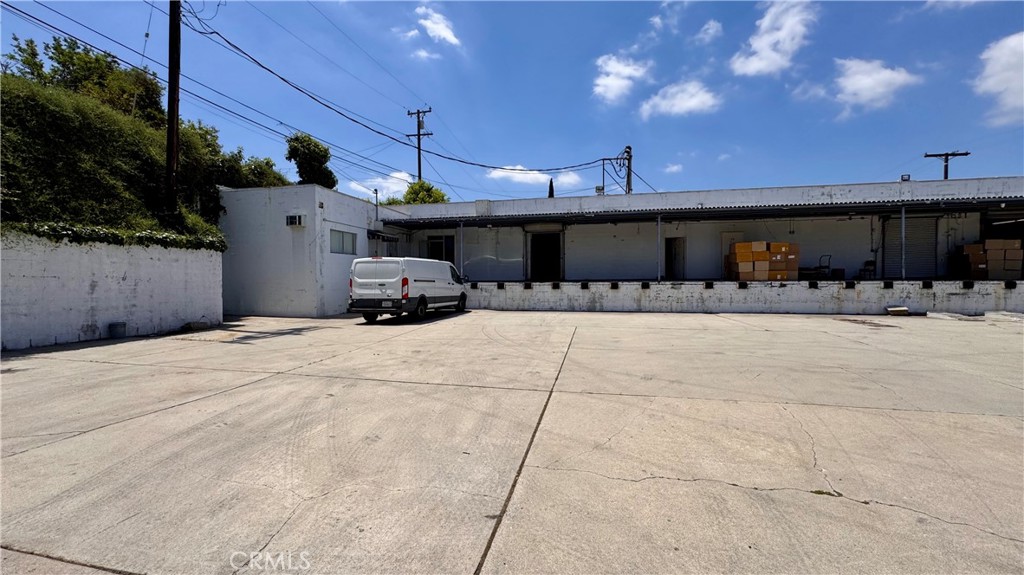 Now available for sublease with landlord approval—Warehouse Unit #D at 212 Monterey Pass Rd, Monterey Park, CA offers approximately 5,600 SF of functional industrial space. The unit features two private offices, two restrooms, and a convenient loading dock for efficient operations. Situated within a secured industrial complex, the property offers ample on-site parking and easy access for trucks and deliveries.
The current tenant has 1.5 years remaining on the lease, but a new 5-year lease term can be negotiated directly with the landlord. This is a rare opportunity to secure space in a prime Monterey Park location, close to major freeways (10, 60, and 710), ideal for light manufacturing, distribution, or warehousing. Zoned for industrial use and ready for immediate occupancy.