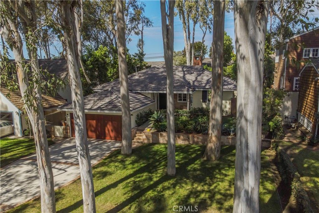 Photo of 2737 Via La Selva, Palos Verdes Estates, CA 90274 (MLS # SB25231711)