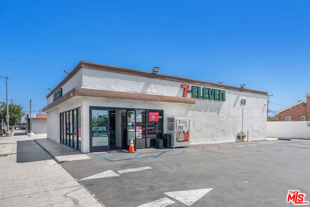 1960 Santa Fe Avenue