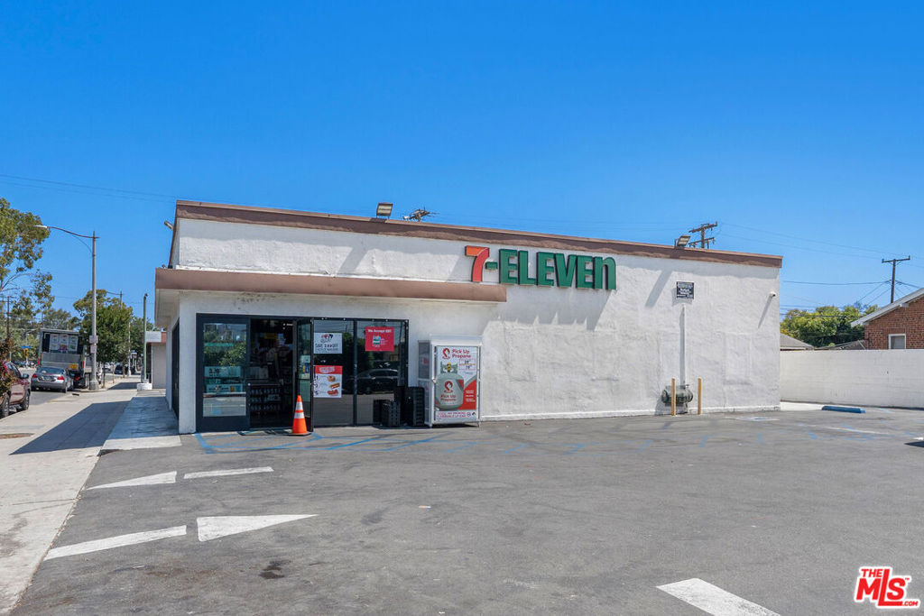 1960 Santa Fe Avenue