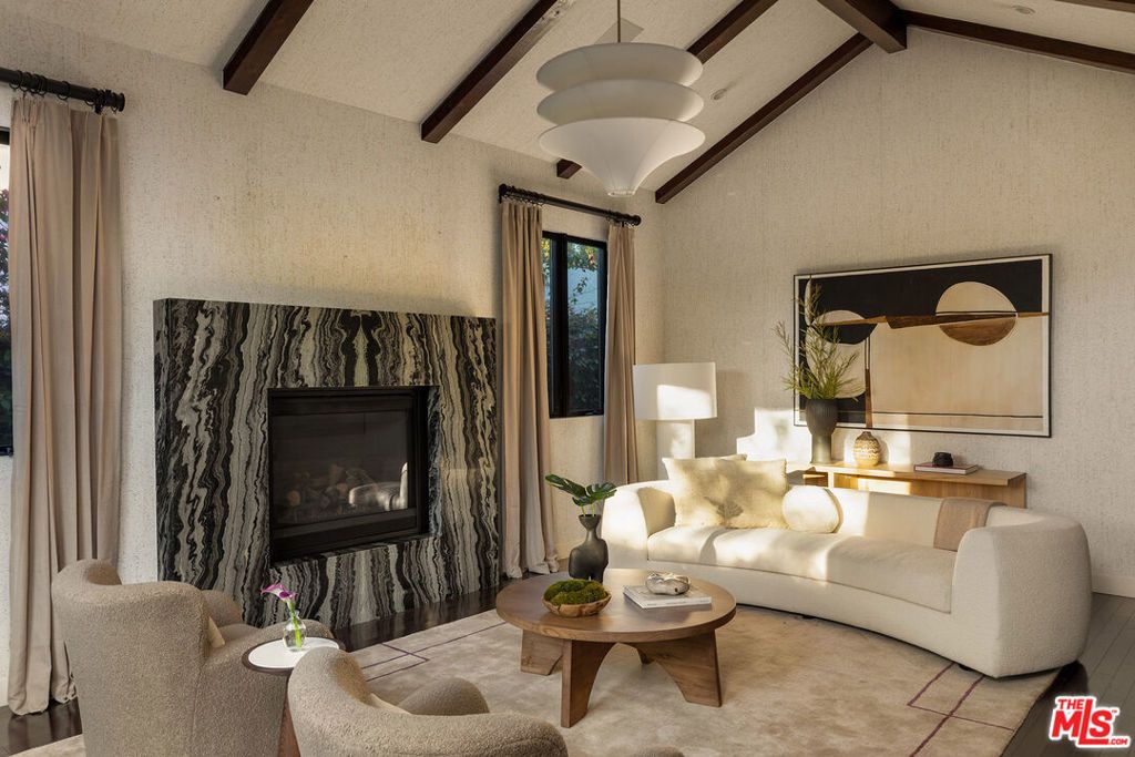 Photo of 414 N La Jolla Avenue, Los Angeles, CA 90048 (MLS # 25597963)