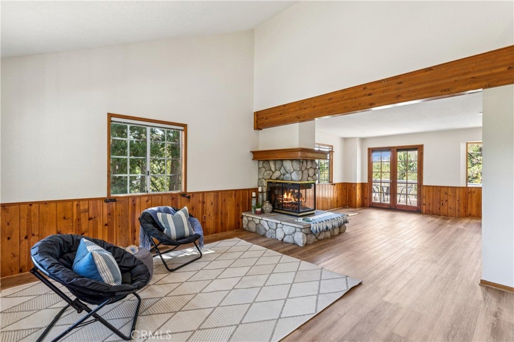 975 Teakwood Drive