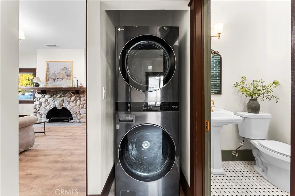 Redlands, California 92373, United States, 3 Bedrooms Bedrooms, ,2 BathroomsBathrooms,Residential,Active,250003