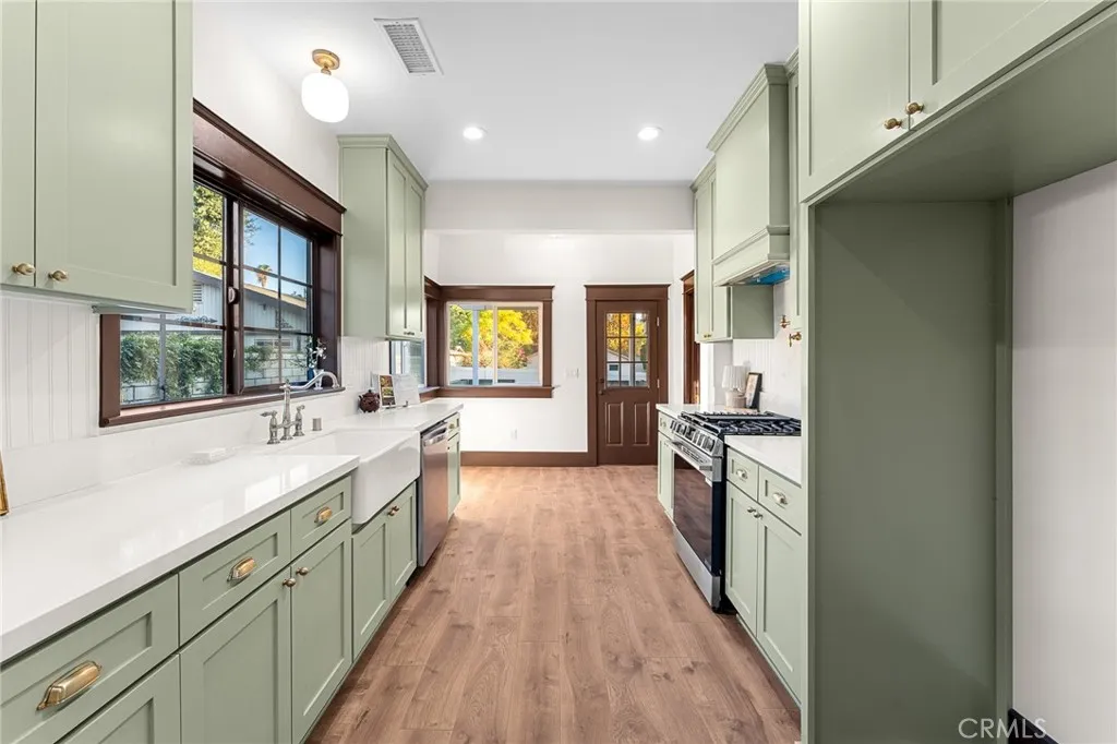 Redlands, California 92373, United States, 3 Bedrooms Bedrooms, ,2 BathroomsBathrooms,Residential,Active,250003