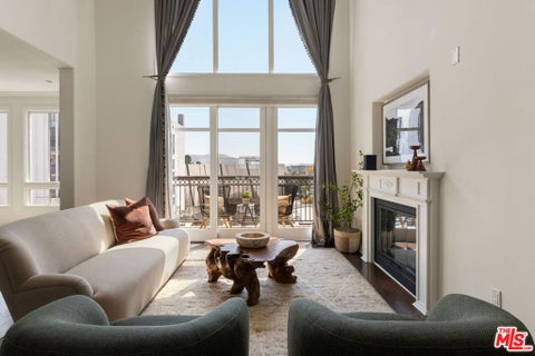 Photo of 558 Caruso Avenue, Glendale, CA 91210 (MLS # 26868921)