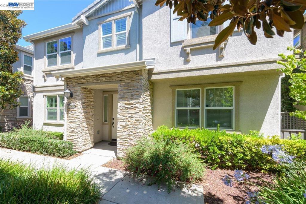 2792 Alliston Loop