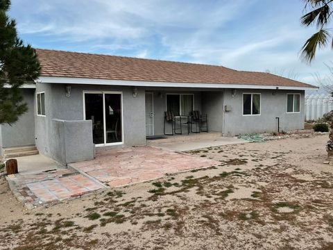 Photo of 32322 Amber Road, Lucerne Valley, CA 92356 (MLS # HD26022559)