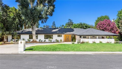 Photo of 17601 McCormick Street, Encino, CA 91316 (MLS # SR25255773)