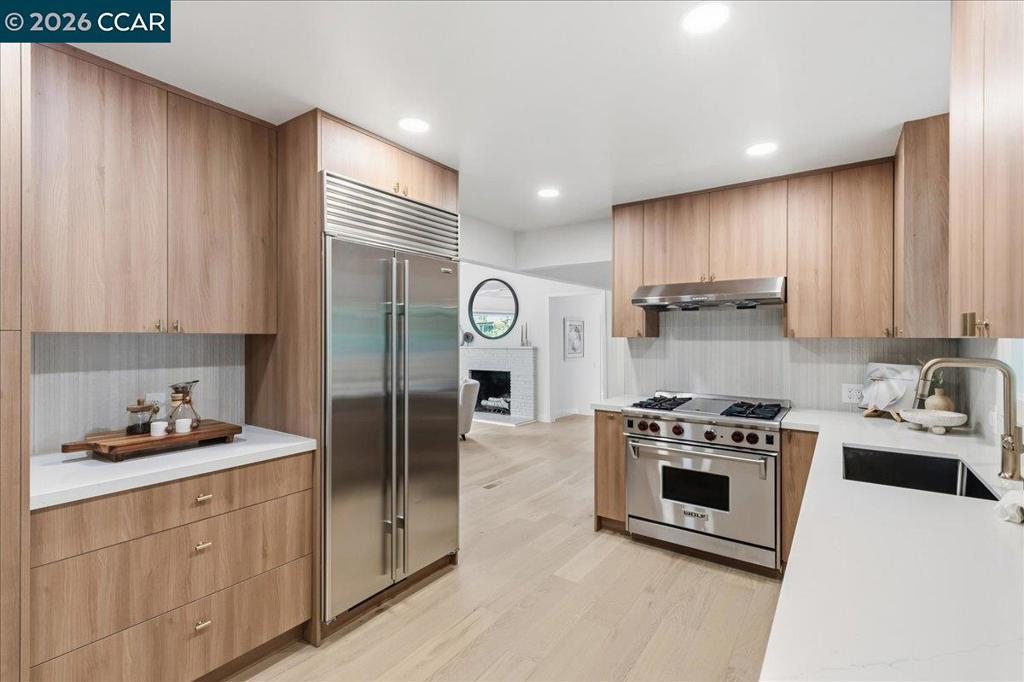 3 Mountain View Pl