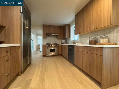 Photo of 3 Mountain View Lane, Lafayette, CA 94549 (MLS # 41129143)