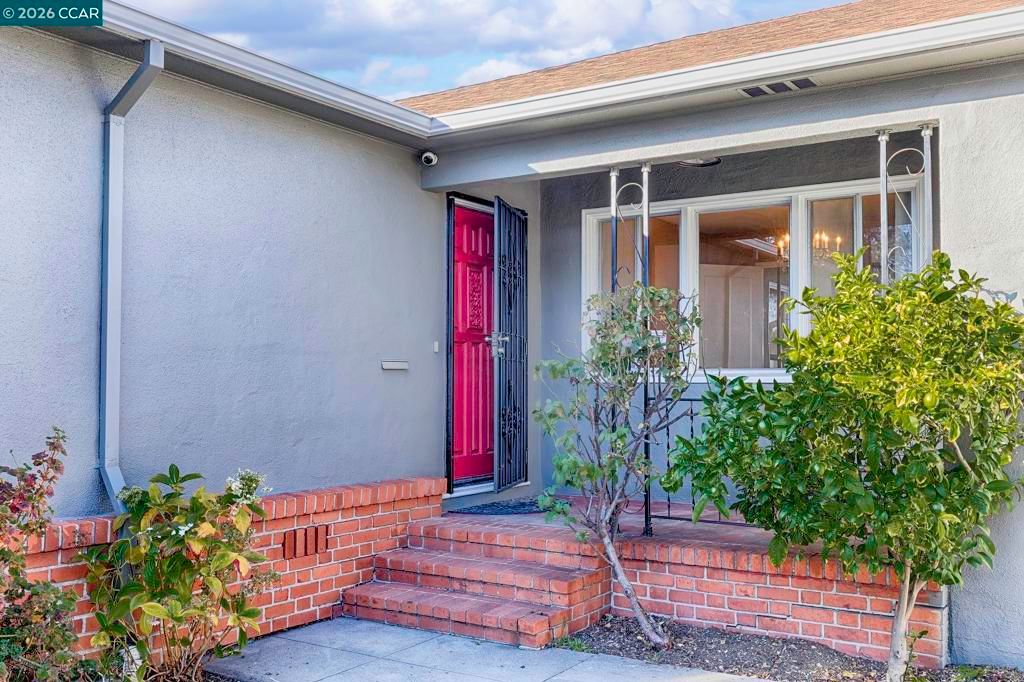 Photo of 2375 Andrade Ave, Richmond, CA 94804 (MLS # 41121089)