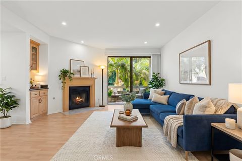 Photo of 4430 Noble Avenue #208, Sherman Oaks, CA 91403 (MLS # SR25269043)