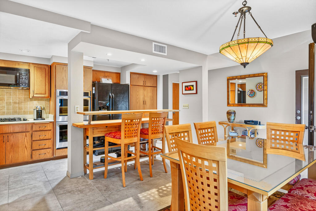 415 Village Square W