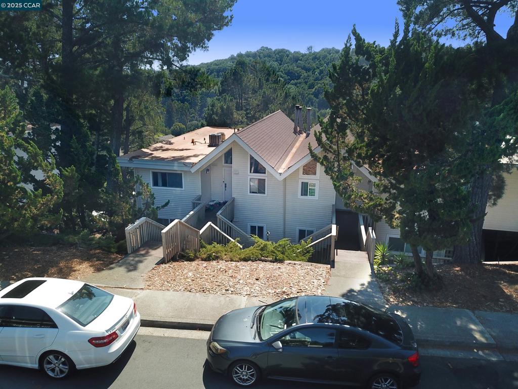 SKYLINE BLUFFS - Residential