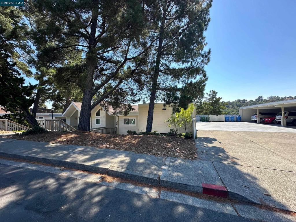 SKYLINE BLUFFS - Residential