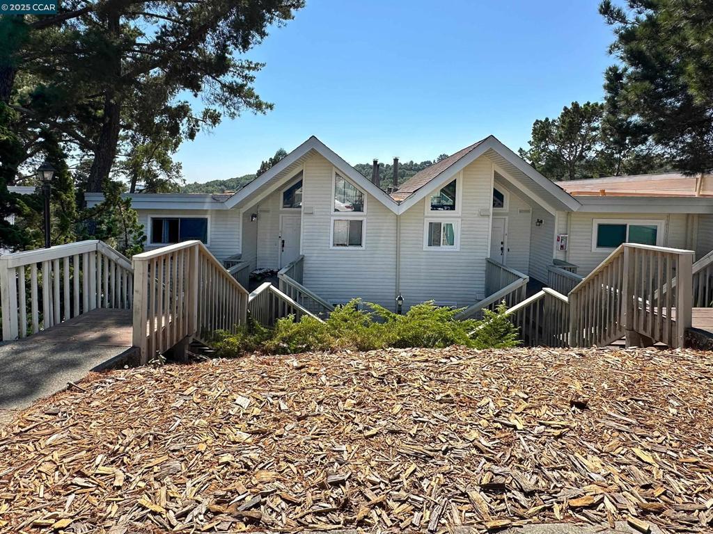 SKYLINE BLUFFS - Residential