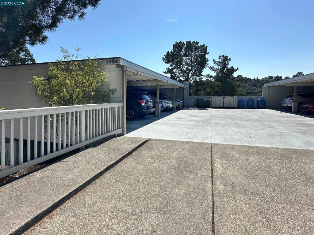 SKYLINE BLUFFS - Residential