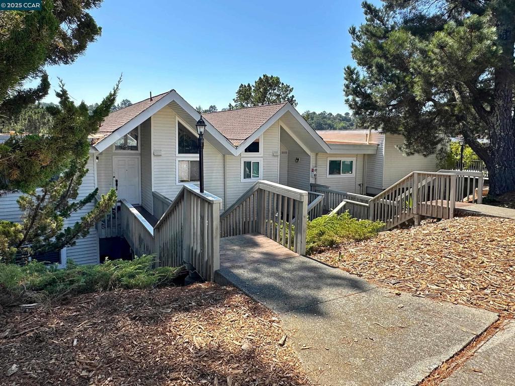 SKYLINE BLUFFS - Residential