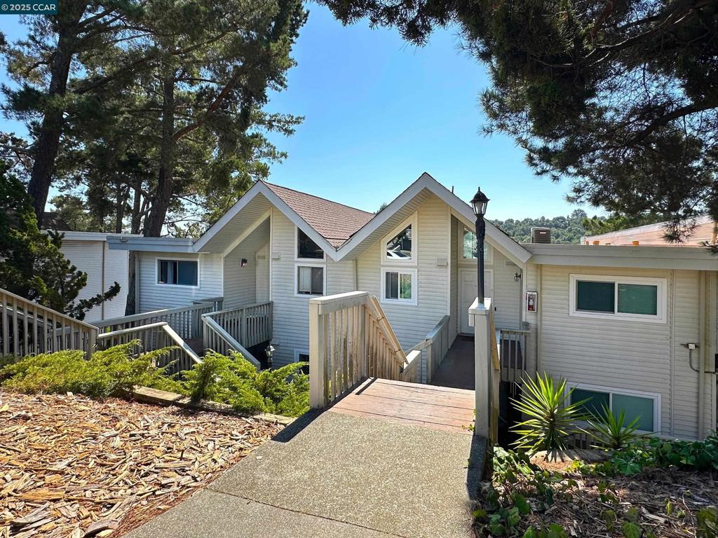SKYLINE BLUFFS - Residential