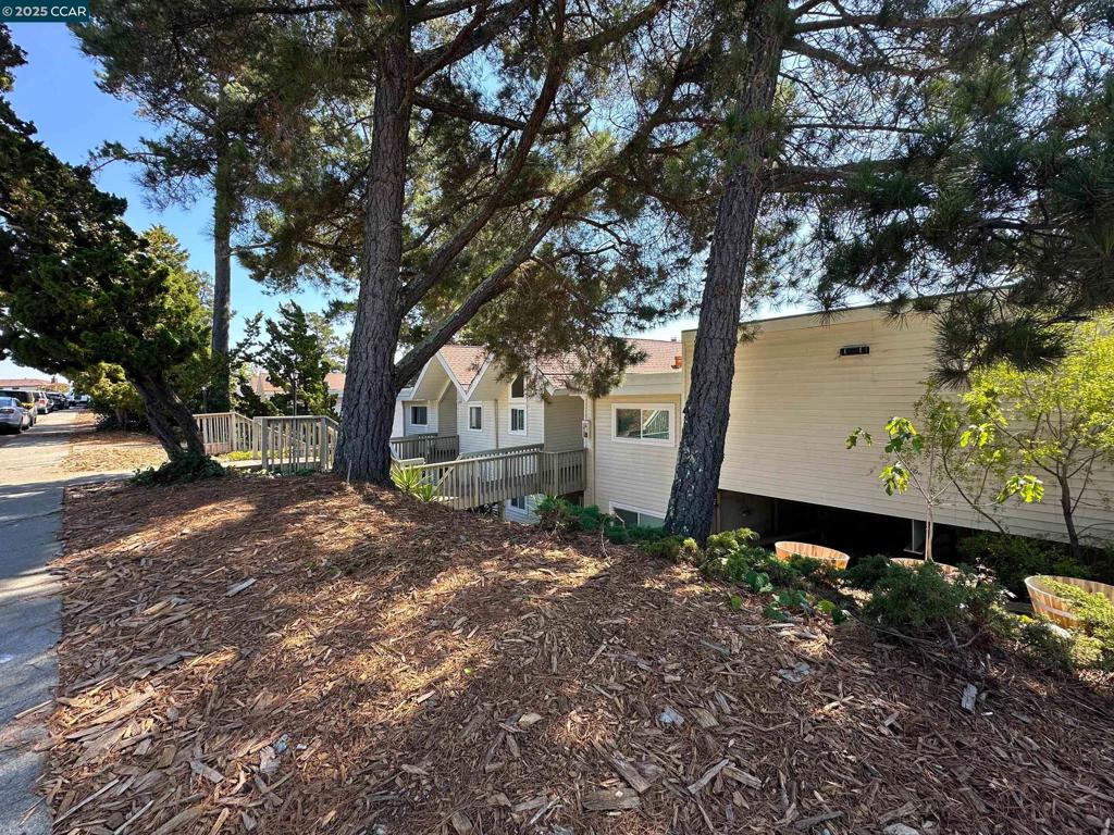 SKYLINE BLUFFS - Residential