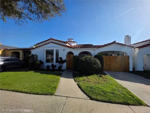 Photo of 3786 Dublin, Los Angeles, CA 90018 (MLS # SR26067021)
