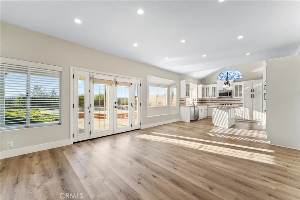 Saugus, California 91390, United States, 4 Bedrooms Bedrooms, ,3 BathroomsBathrooms,Residential,Active,233324