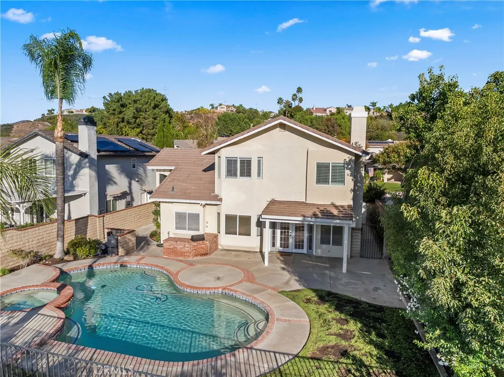 Saugus, California 91390, United States, 4 Bedrooms Bedrooms, ,3 BathroomsBathrooms,Residential,Active,233324