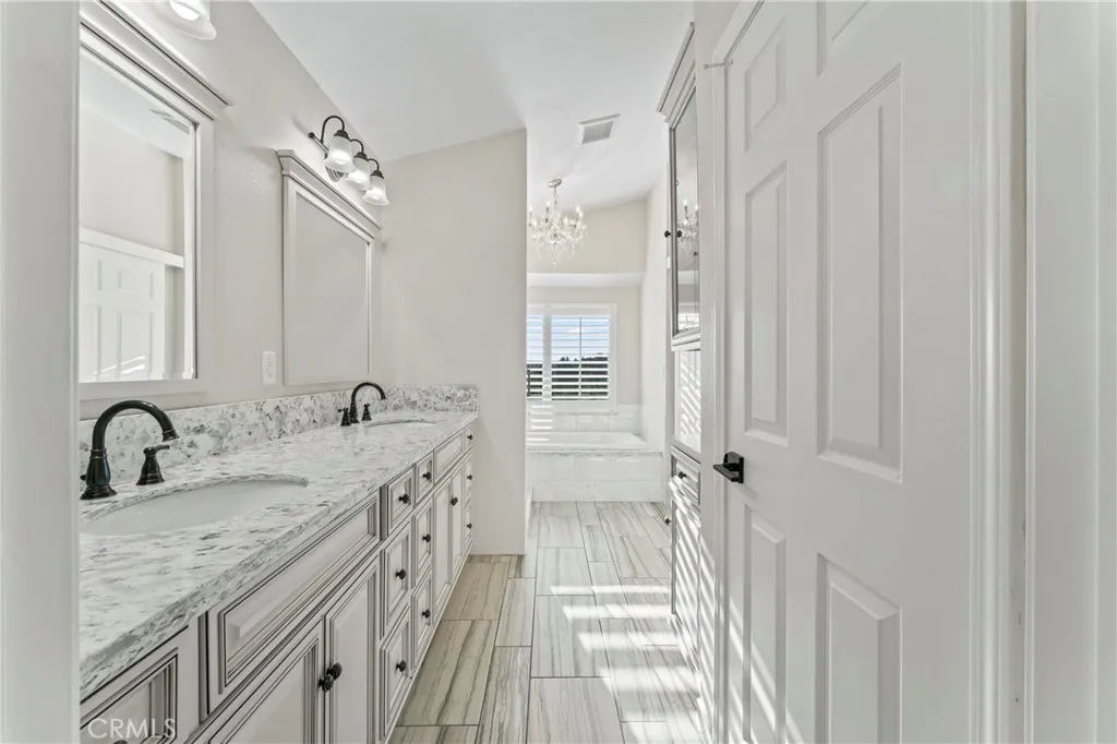 Saugus, California 91390, United States, 4 Bedrooms Bedrooms, ,3 BathroomsBathrooms,Residential,Active,233324