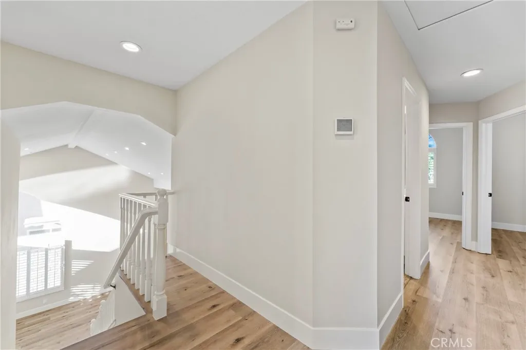 Saugus, California 91390, United States, 4 Bedrooms Bedrooms, ,3 BathroomsBathrooms,Residential,Active,233324