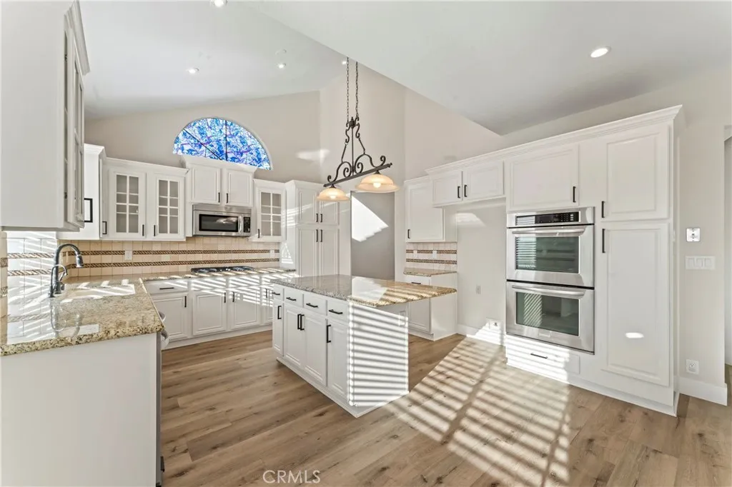 Saugus, California 91390, United States, 4 Bedrooms Bedrooms, ,3 BathroomsBathrooms,Residential,Active,233324