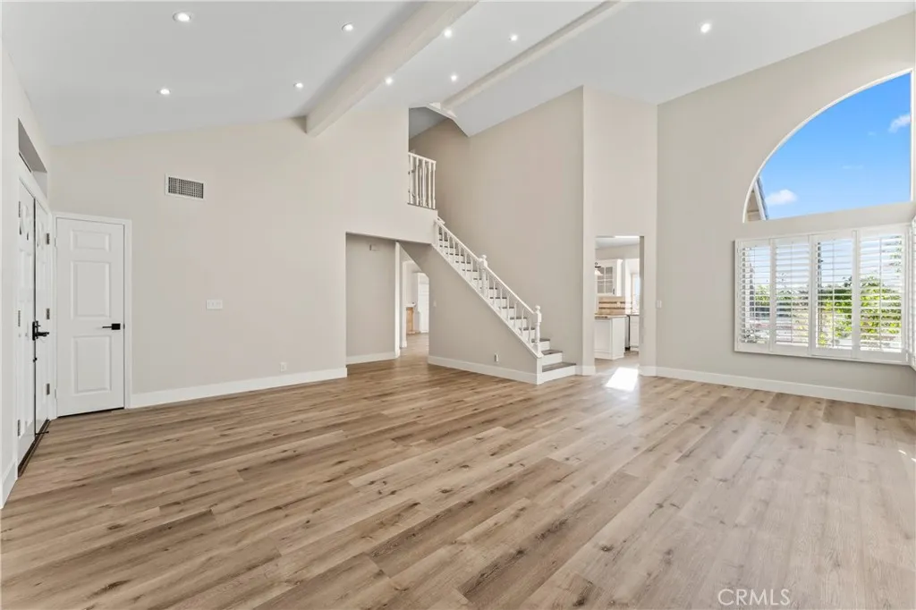 Saugus, California 91390, United States, 4 Bedrooms Bedrooms, ,3 BathroomsBathrooms,Residential,Active,233324