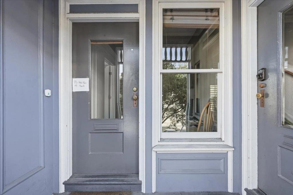 213 Carl Street