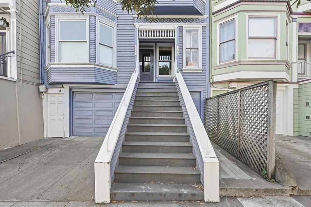 213 Carl Street