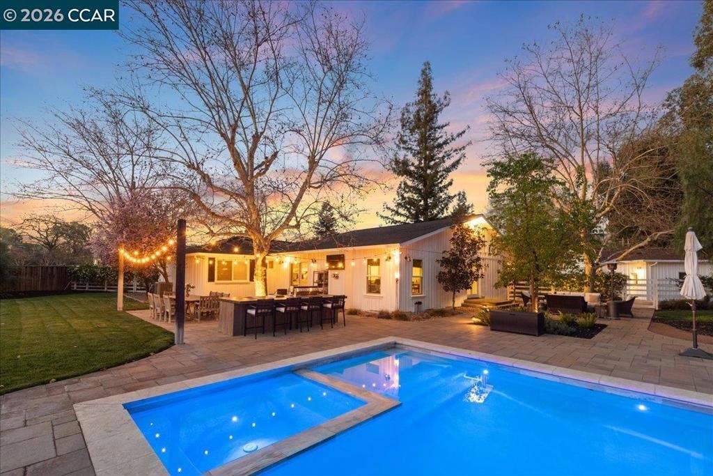 Photo of 10 Donna Ln Ln, Danville, CA 94526 (MLS # 41127548)