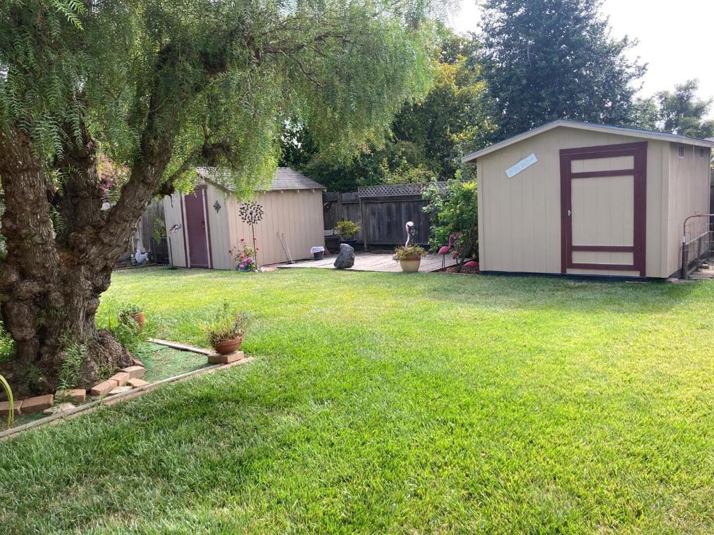225 Loma Drive