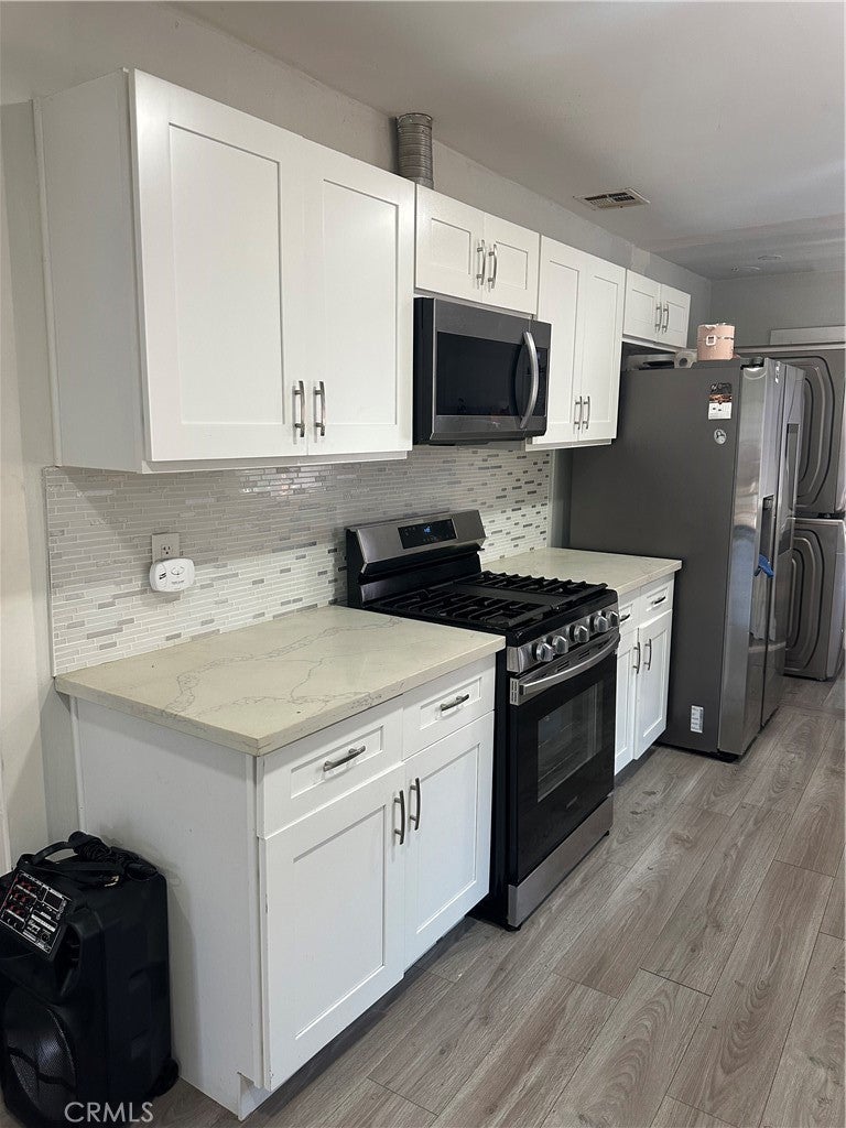1537 W 60th