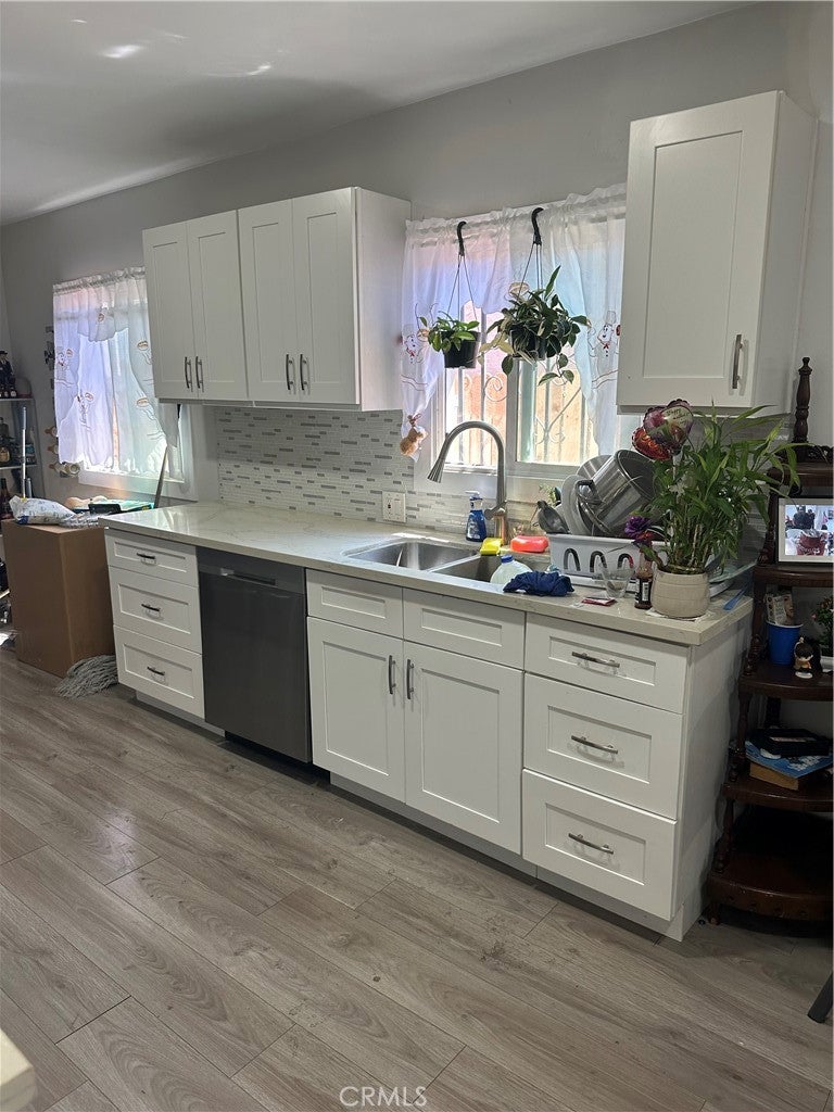 1537 W 60th