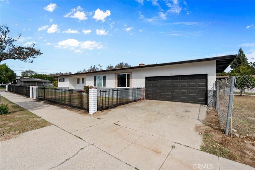1498 Goodlett