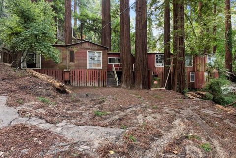 Photo of 265 Fireside Road, Boulder Creek, CA 95006 (MLS # ML82032561)