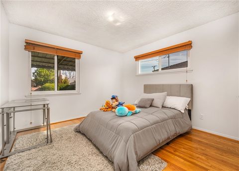 Tiny photo for 6922 Woodlake Avenue, West Hills, CA 91307 (MLS # SR26018834)