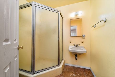 Tiny photo for 6922 Woodlake Avenue, West Hills, CA 91307 (MLS # SR26018834)