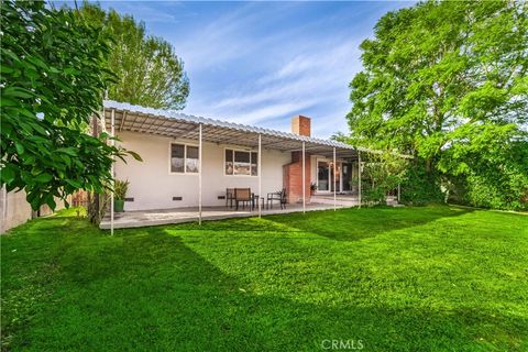 Tiny photo for 6922 Woodlake Avenue, West Hills, CA 91307 (MLS # SR26018834)