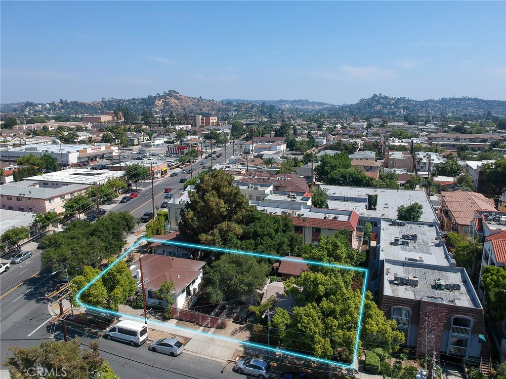 241 243 N Verdugo
