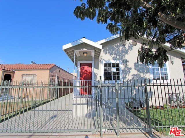 No rent control, and Almost new building, high rent, low price this perfect for owner occupy or investor. Attention it will be your dream property. Tenant pay water, gas , electricity. owner do not pay any utilities