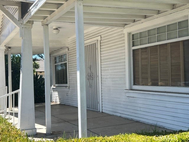 1763 W 42nd