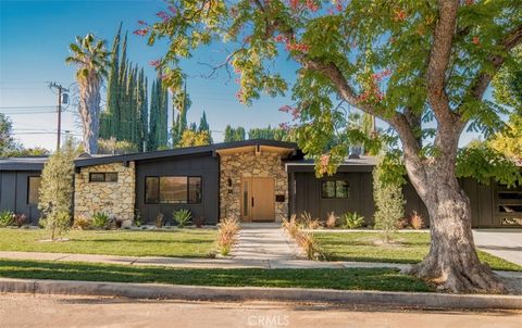 23623 Ladrillo Woodland Hills CA 91367