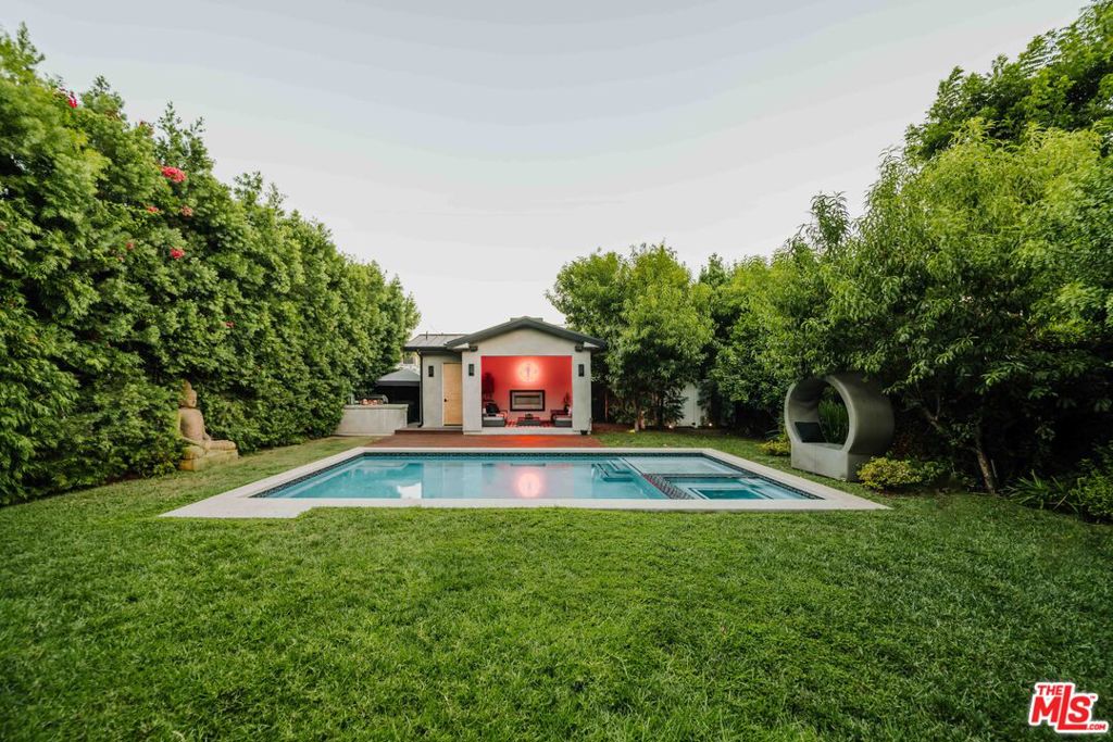 Properties 3 12244 Emelita Street